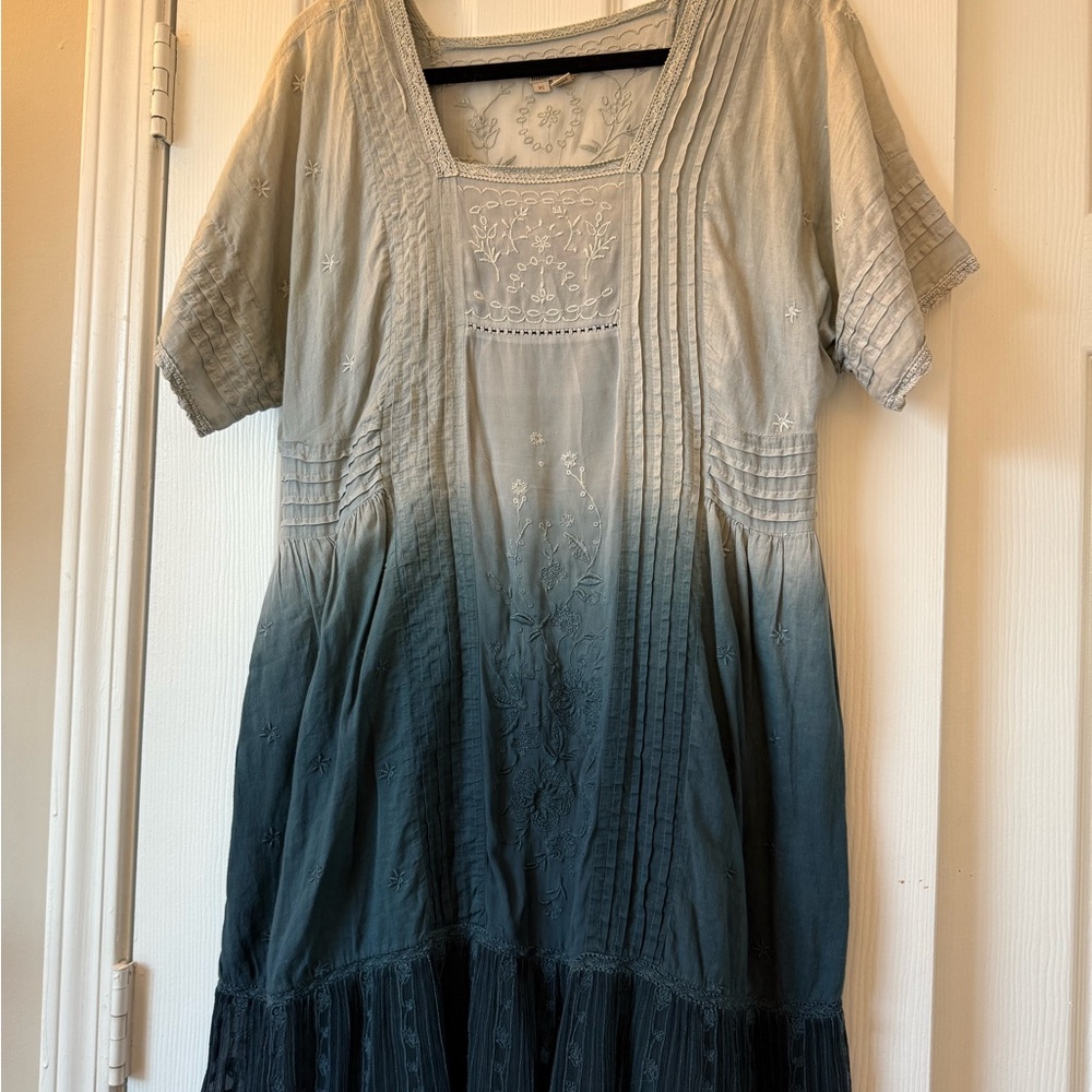 HOLDING HORSES Cream Pleated Tiered Midi Sundress